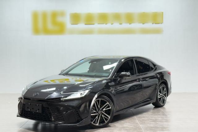Ojetý Toyota Camry 2024 Dual-Motor 2.0HS Sport Edition