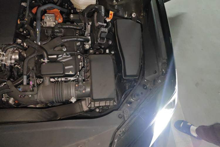 Used Toyota Camry 2024 Dual-Motor 2.0 HE Elite Edition Engine Bay Left