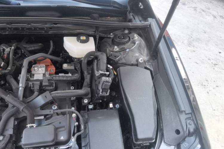 Used Toyota Camry 2024 Dual-Engine 2.5HG Prestige Edition Engine Bay Left