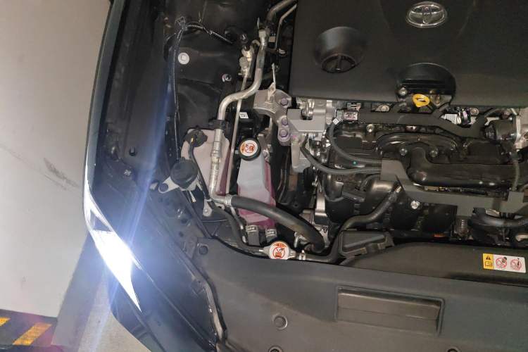Used Toyota Camry 2024 Dual-Motor 2.0 HE Elite Edition Engine Bay Right