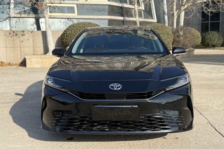 Used Toyota Camry 2024 Dual-Motor 2.0 HGVP Luxury Edition Exterior 1