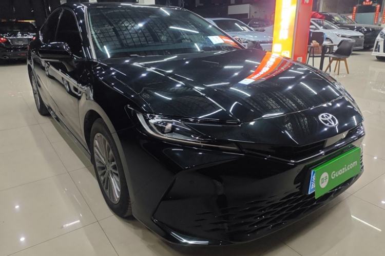 Used Toyota Camry 2024 Dual-Motor 2.0 HE Elite Edition Exterior 2