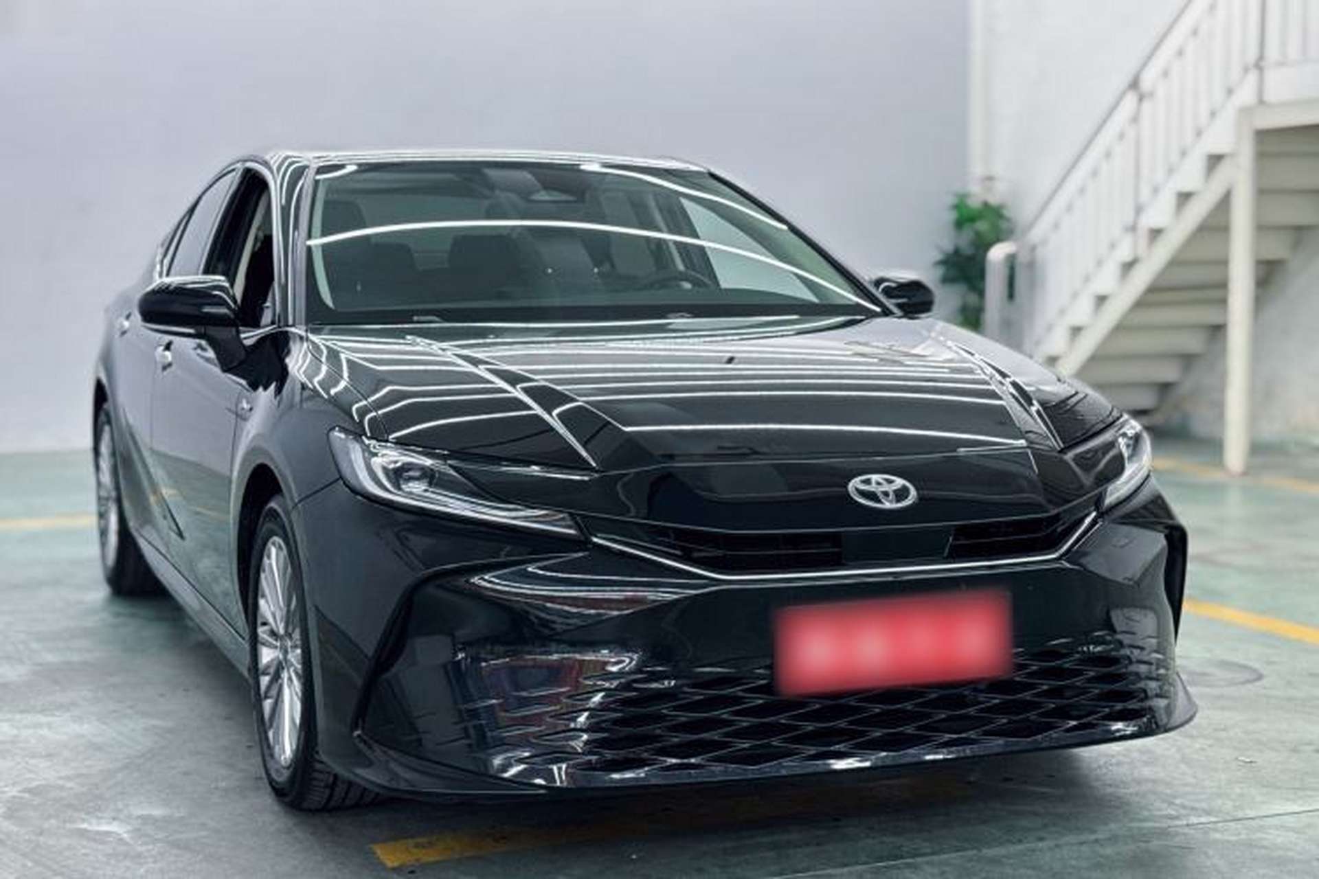 Used Toyota Camry 2024 Dual-Motor 2.0 HGVP Luxury Edition Exterior 2