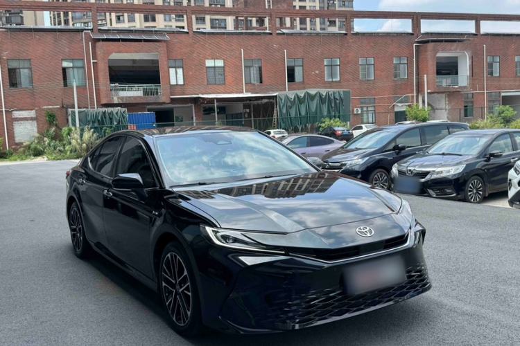 Used Toyota Camry 2024 Dual-Engine 2.5HG Prestige Edition Exterior 2