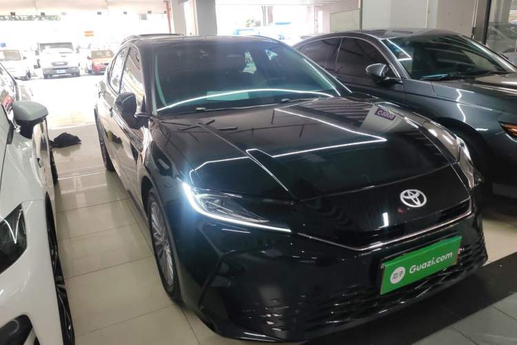 Used Toyota Camry 2024 Dual-Motor 2.0 HGVP Luxury Edition Exterior 2