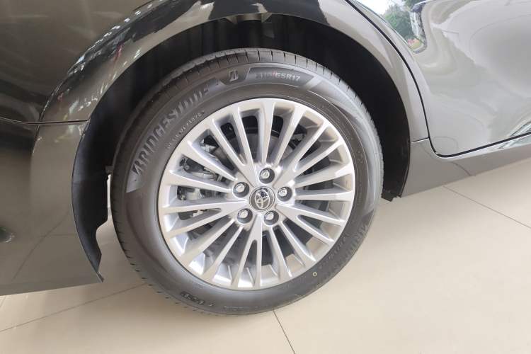 Used Toyota Camry 2024 Dual-Motor 2.0 HG Premium Edition Exterior 2