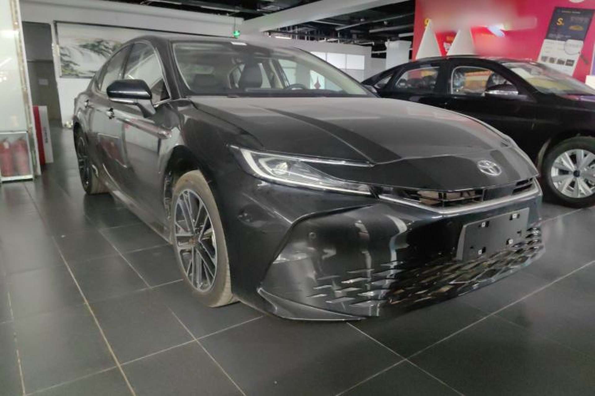 Used Toyota Camry 2024 Dual-Engine 2.5HG Prestige Edition Exterior 2