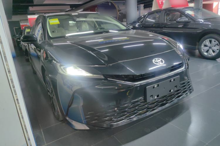 Used Toyota Camry 2024 Dual-Engine 2.5HG Prestige Edition Exterior 2