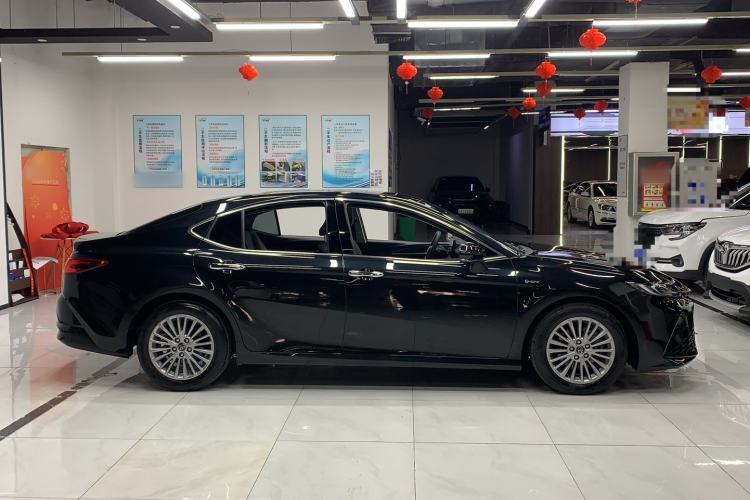 Used Toyota Camry 2024 Dual-Motor 2.0 HGVP Luxury Edition Exterior 2