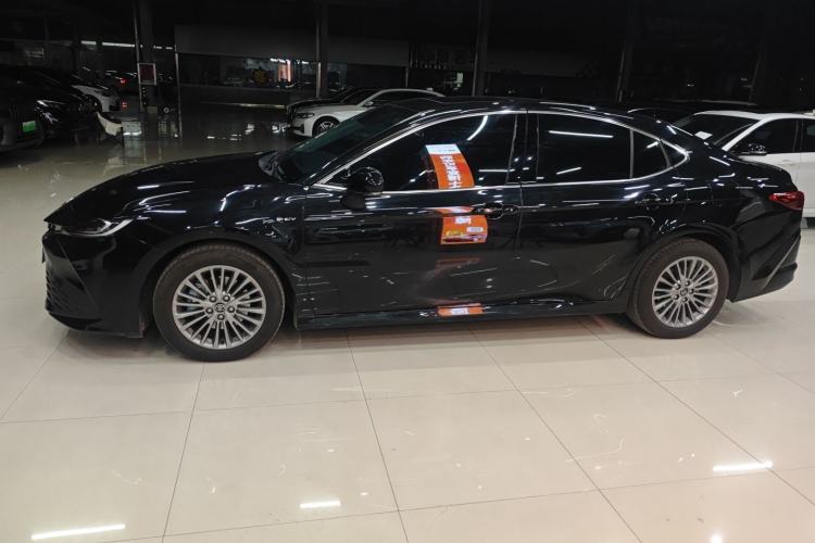 Used Toyota Camry 2024 Dual-Motor 2.0 HE Elite Edition Exterior 3