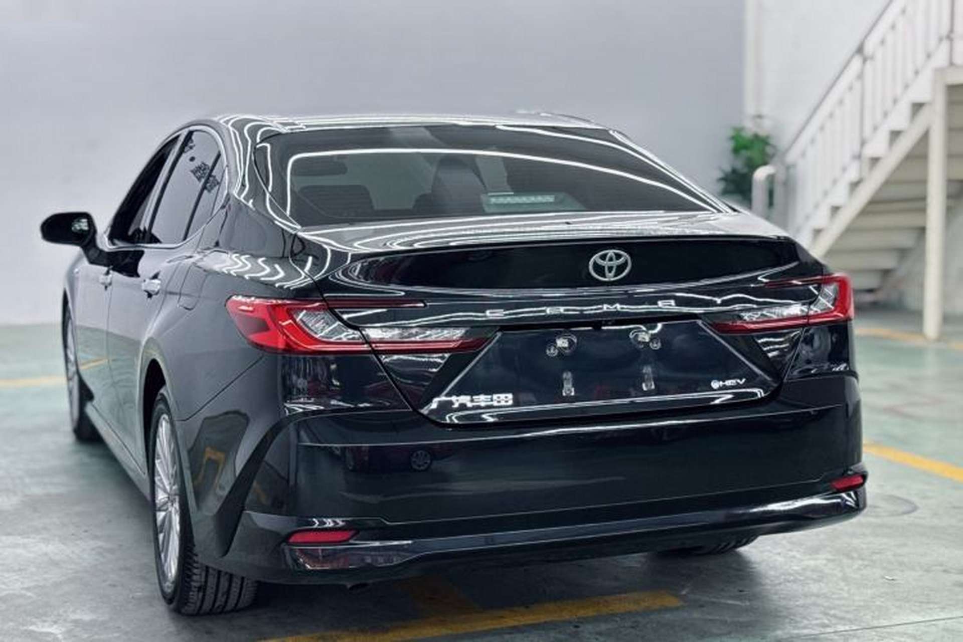Used Toyota Camry 2024 Dual-Motor 2.0 HGVP Luxury Edition Exterior 3