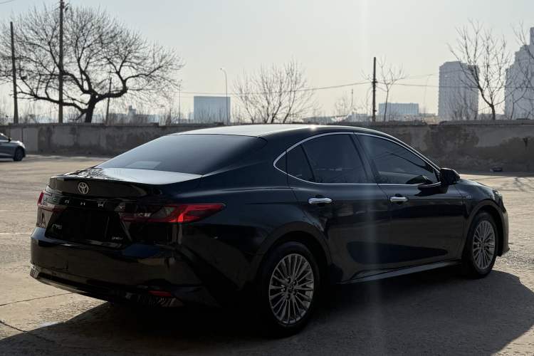 Used Toyota Camry 2024 Dual-Motor 2.0 HGVP Luxury Edition Exterior 3