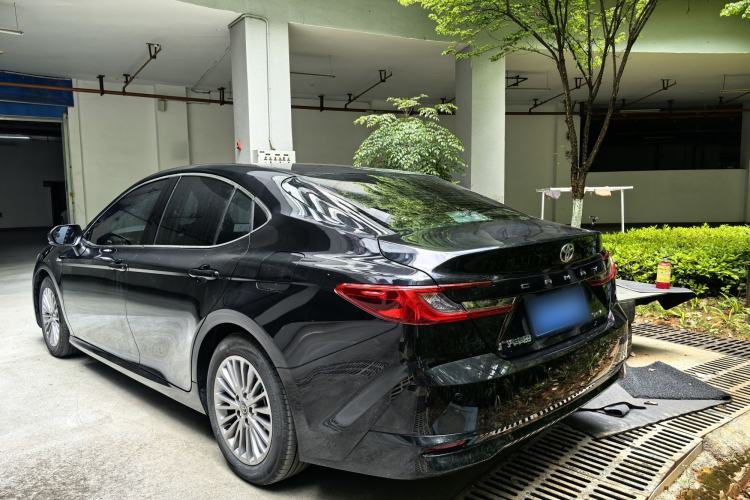 Used Toyota Camry 2024 Dual-Motor 2.0 HE Elite Edition Exterior 3