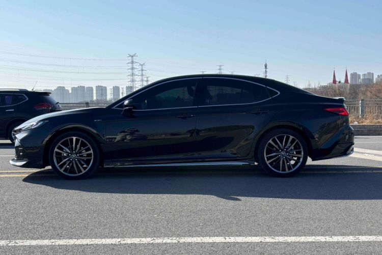 Used Toyota Camry 2024 Dual-Motor 2.5 HXS Sport Plus Edition Exterior 3