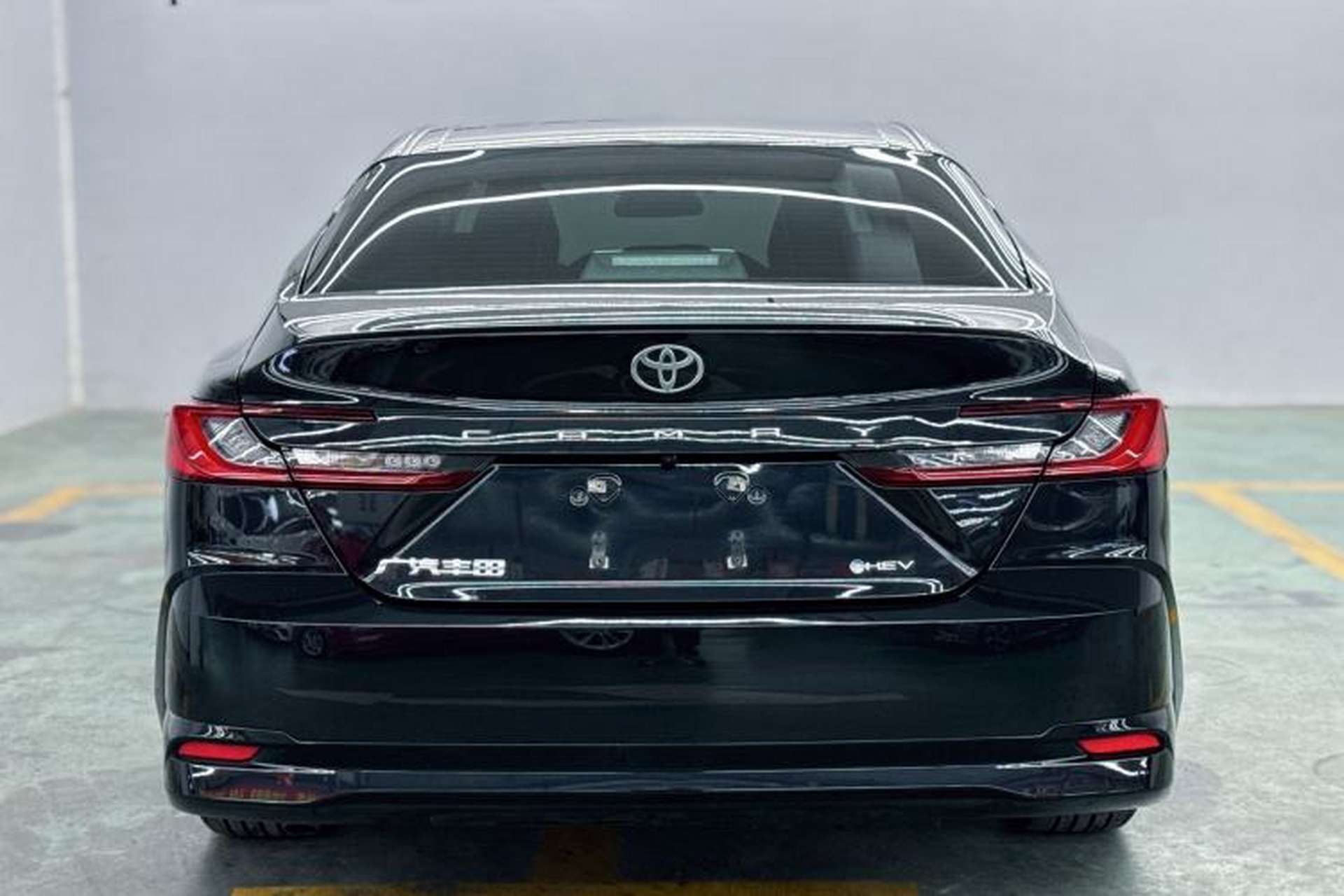 Used Toyota Camry 2024 Dual-Motor 2.0 HGVP Luxury Edition Exterior 4