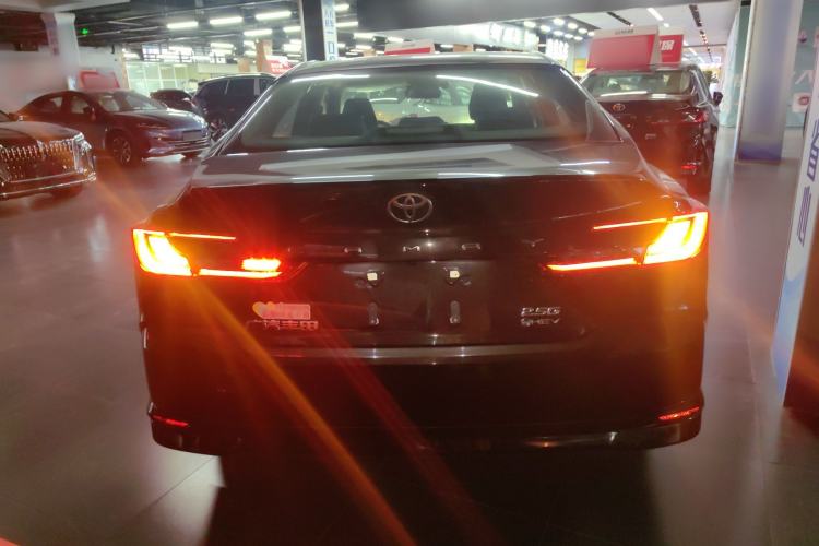 Used Toyota Camry 2024 Dual-Engine 2.5HG Prestige Edition Exterior 4