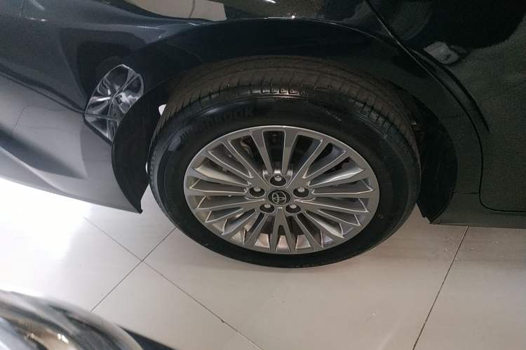 Used Toyota Camry 2024 Dual-Motor 2.0 HE Elite Edition Exterior 5