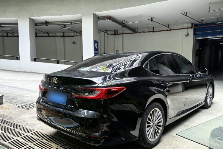 Used Toyota Camry 2024 Dual-Motor 2.0 HE Elite Edition Exterior 5