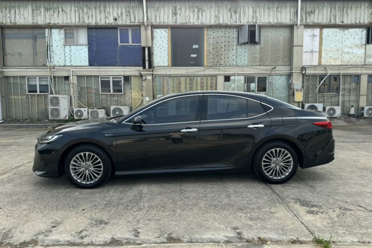 Used Toyota Camry 2024 Dual-Motor 2.0 HG Premium Edition Exterior 5