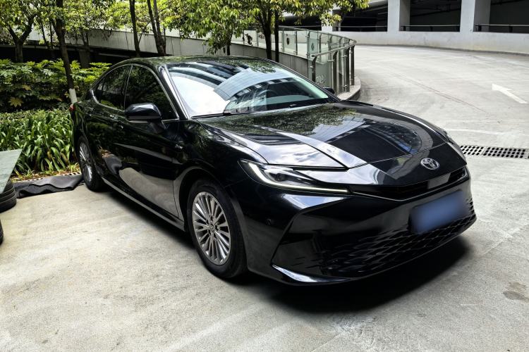 Used Toyota Camry 2024 Dual-Motor 2.0 HE Elite Edition Exterior 6