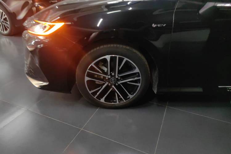 Used Toyota Camry 2024 Dual-Engine 2.5HG Prestige Edition Exterior 7
