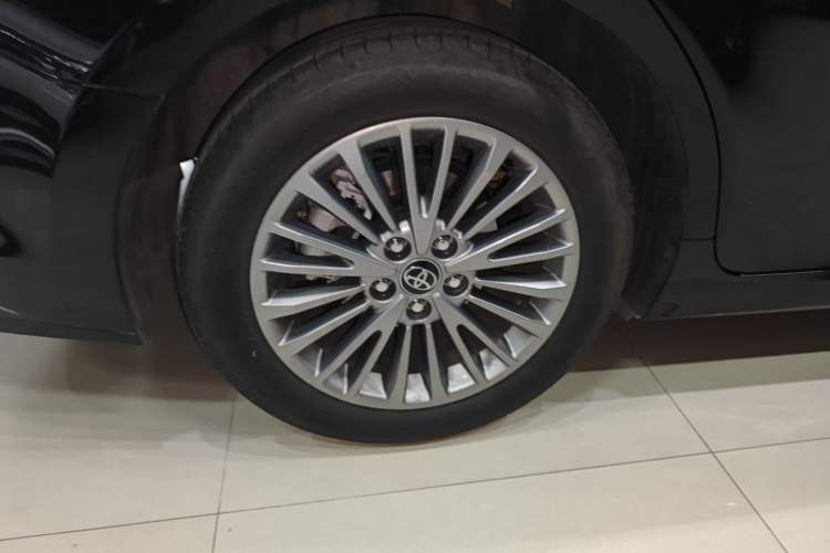 Used Toyota Camry 2024 Dual-Motor 2.0 HE Elite Edition Exterior 8