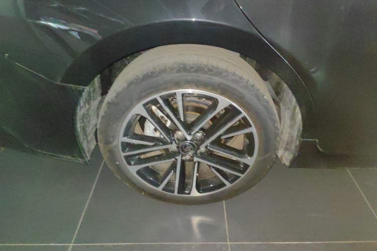 Used Toyota Camry 2024 Dual-Engine 2.5HG Prestige Edition Exterior 8