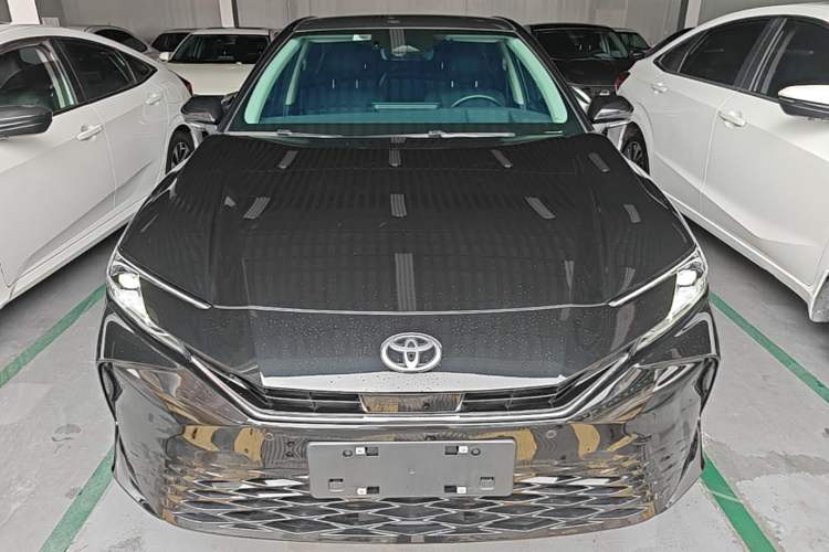 Used Toyota Camry 2024 Dual-Engine 2.5HG Prestige Edition Front
