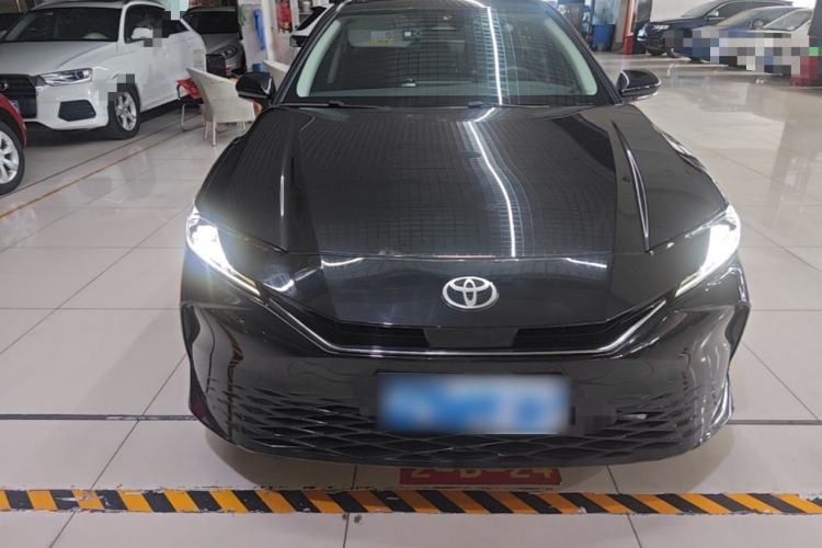 Used Toyota Camry 2024 Dual-Motor 2.0 HE Elite Edition Front