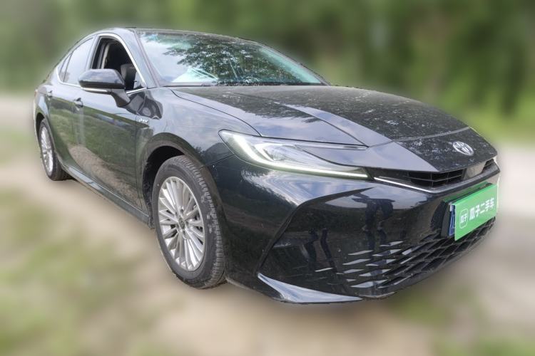 Used Toyota Camry 2024 Dual-Motor 2.0 HE Elite Edition Front Right 45 Deg