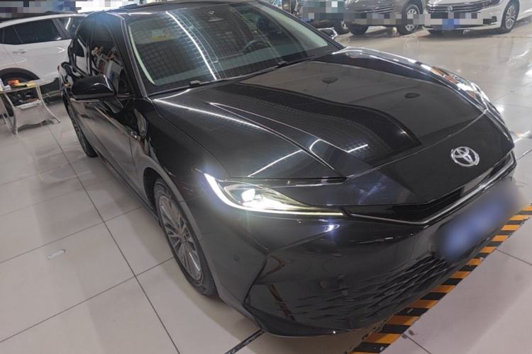 Used Toyota Camry 2024 Dual-Motor 2.0 HE Elite Edition Front Right 45 Deg