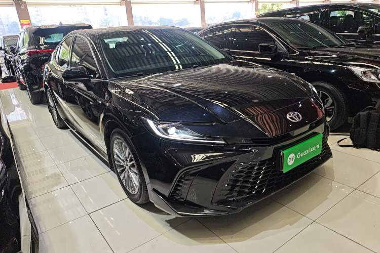Used Toyota Camry 2024 Dual-Motor 2.0 HE Elite Edition Front Right 45 Deg