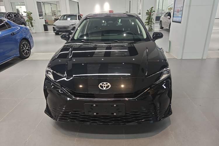 Used Toyota Camry 2024 2.0G Prestige Edition Front