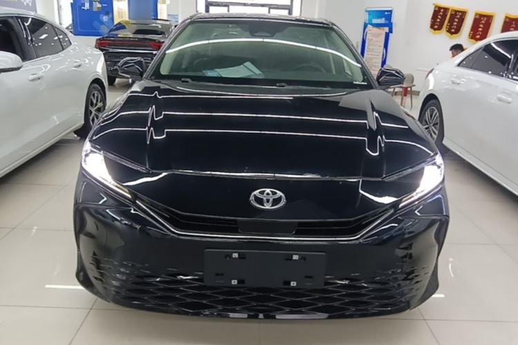 Used Toyota Camry 2024 Dual-Motor 2.0 HE Elite Edition Front