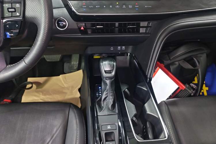 Used Toyota Camry 2024 Dual-Engine 2.5HG Prestige Edition Gear Lever