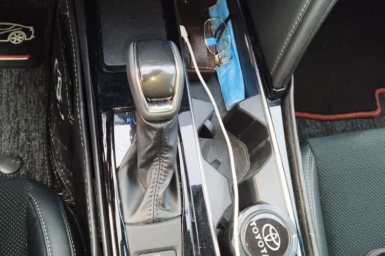 Used Toyota Camry 2024 Dual-Motor 2.5 HXS Sport Plus Edition Gear Lever