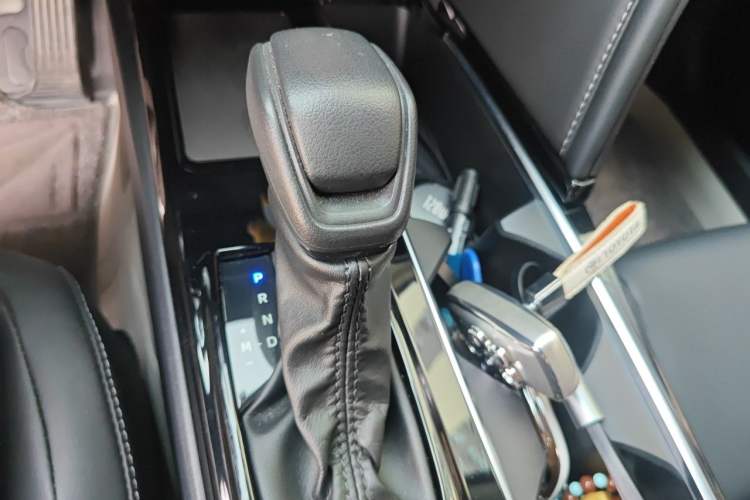 Used Toyota Camry 2024 2.0E Elite Edition Gear Lever