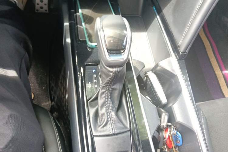 Used Toyota Camry 2024 Dual-Motor 2.0 HXS Sport Plus Edition Gear Lever