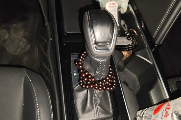 Used Toyota Camry 2024 2.0 GVP Luxury Edition Gear Lever