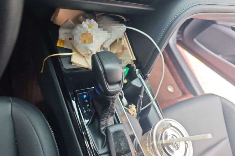 Used Toyota Camry 2024 Dual-Motor 2.0 HE Elite Edition Gear Lever