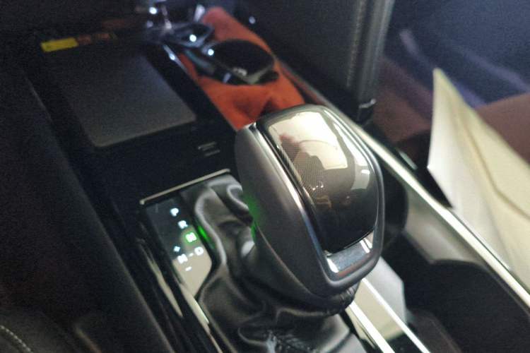 Used Toyota Camry 2024 2.0S Sport Edition Gear Lever