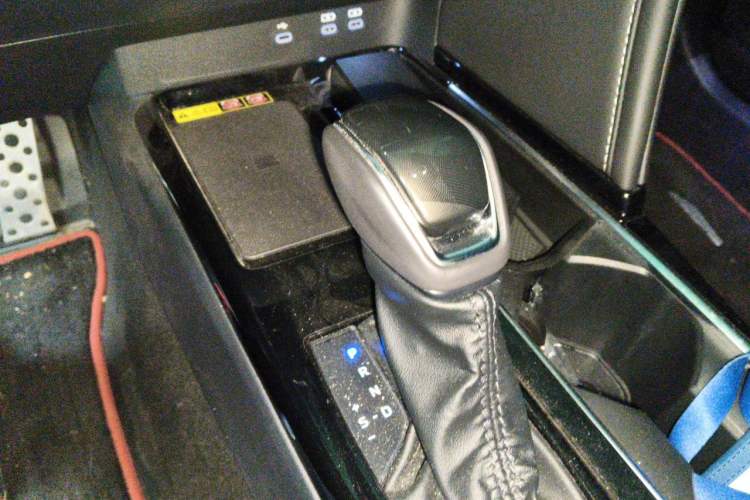 Used Toyota Camry 2024 Dual-Motor 2.0HS Sport Edition Gear Lever
