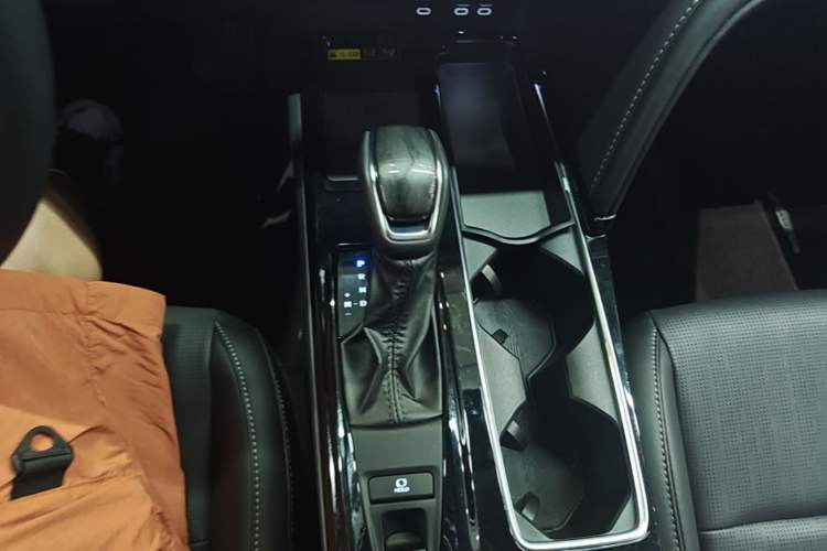 Used Toyota Camry 2024 2.0G Prestige Edition Gear Lever