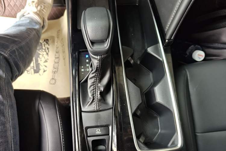 Used Toyota Camry 2024 2.0E Elite Edition Gear Lever