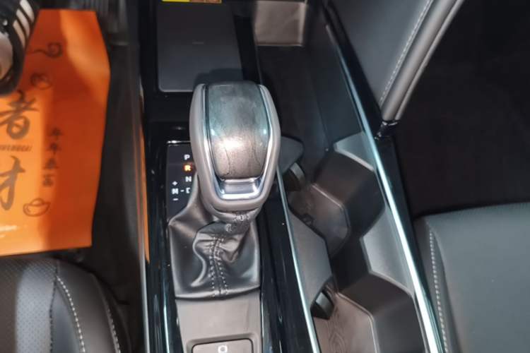 Used Toyota Camry 2024 2.0 GVP Luxury Edition Gear Lever