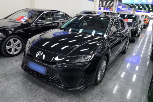 Used Toyota Camry 2024 Dual-Motor 2.0 HGVP Luxury Edition