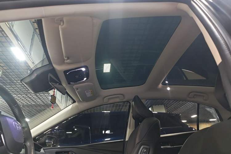Used Toyota Camry 2024 Dual-Engine 2.5HG Prestige Edition Headliner