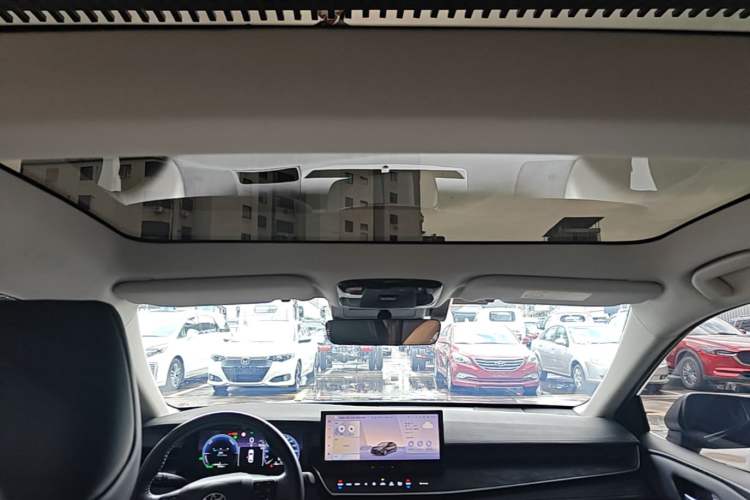 Used Toyota Camry 2024 Dual-Engine 2.5HG Prestige Edition Headliner