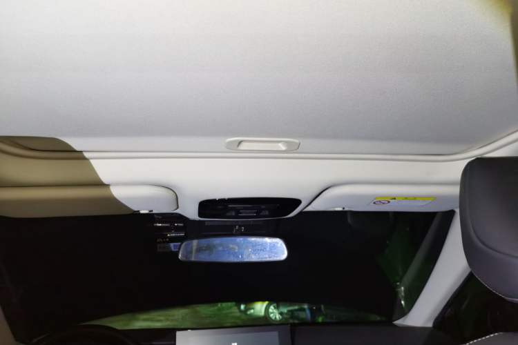 Used Toyota Camry 2024 Dual-Motor 2.0 HE Elite Edition Headliner