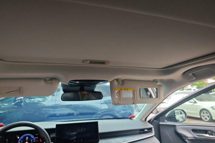 Used Toyota Camry 2024 Dual-Motor 2.0 HE Elite Edition Headliner